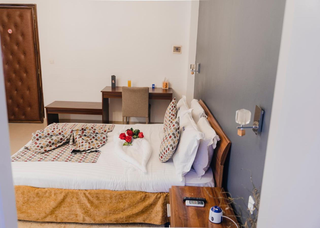 Hotel Nina Дакар Екстериор снимка